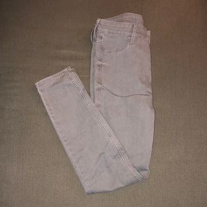 Gray skinny jeans size 26 from H&M. No stress marks. In like-new condition.